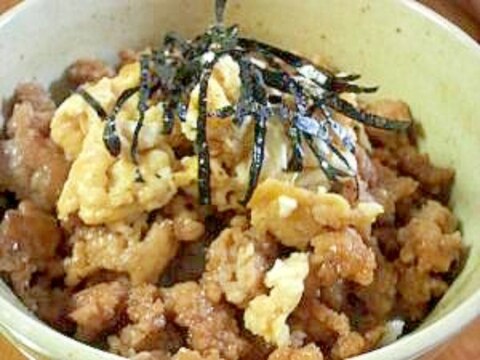 とりそぼろ丼＊フライパンひとつで簡単＊